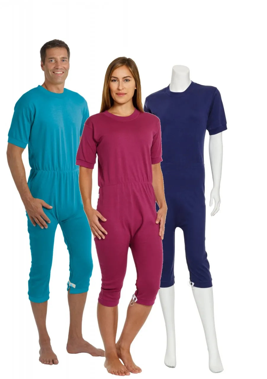 suprima CareFunction 4702 Slim – Kurzer Sommer-Pflegeoverall mit Rücken- & Bein-RV