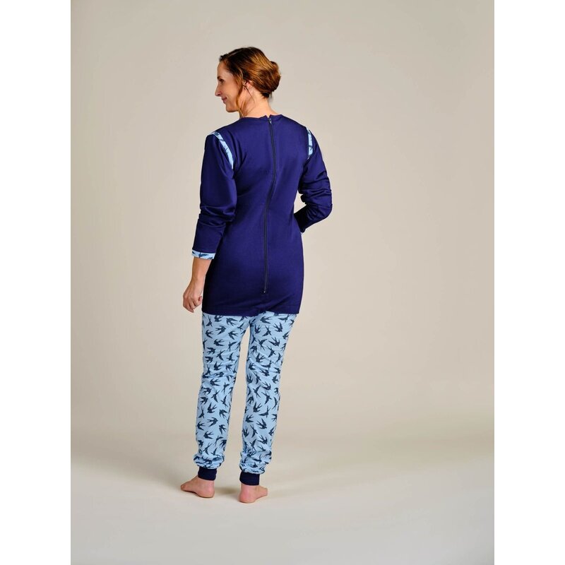 4care Damen Pflege-Pyjama – Diskreter Pflegeoverall mit Rücken-RV & langem Bein